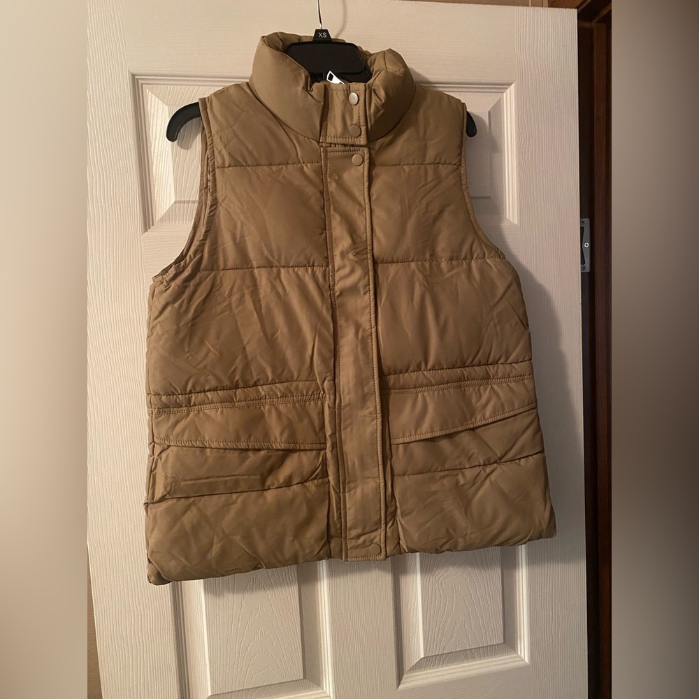 Tan size XL puffer vest NWOT